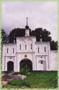 Надвратная церковь Фёдора Стратилата